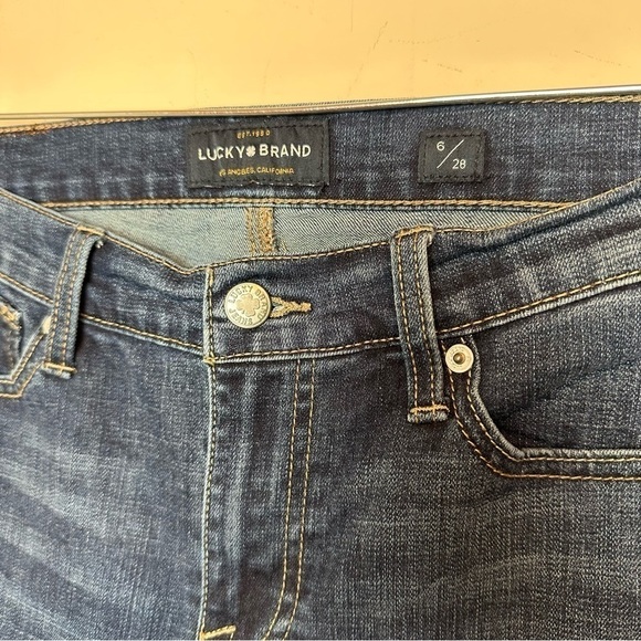 LUCKY BRAND Dark Wash Jeans - Picture 3 of 7
